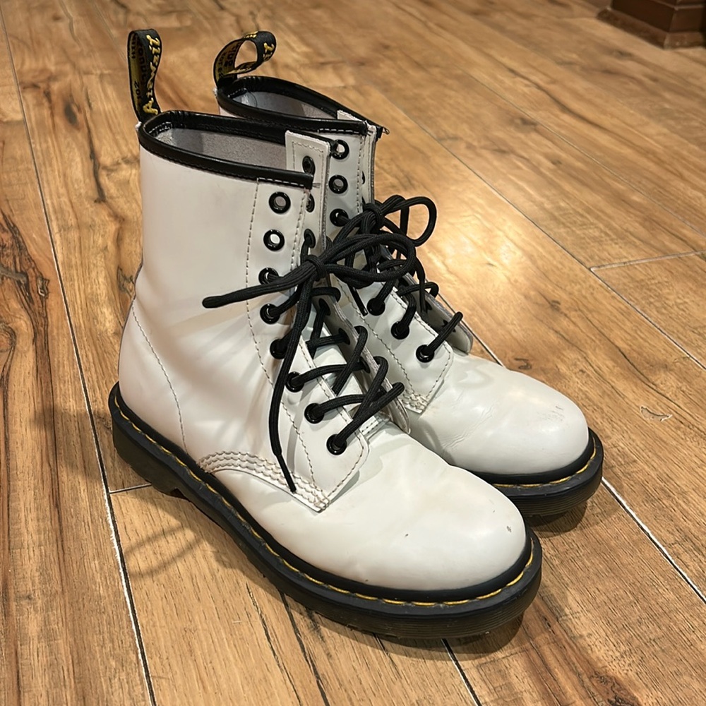 Dr Doc Martens 1460 Combat Boots Women’s Size 7 White Leather Lace Up